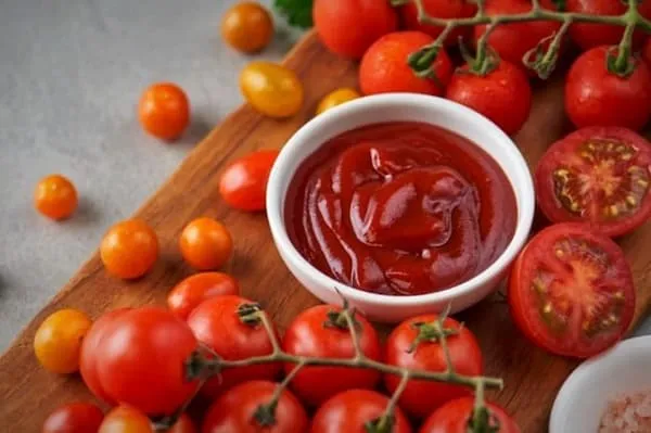 خرید رب گوجهفرنگی کنسروی با قیمت استثنایی
